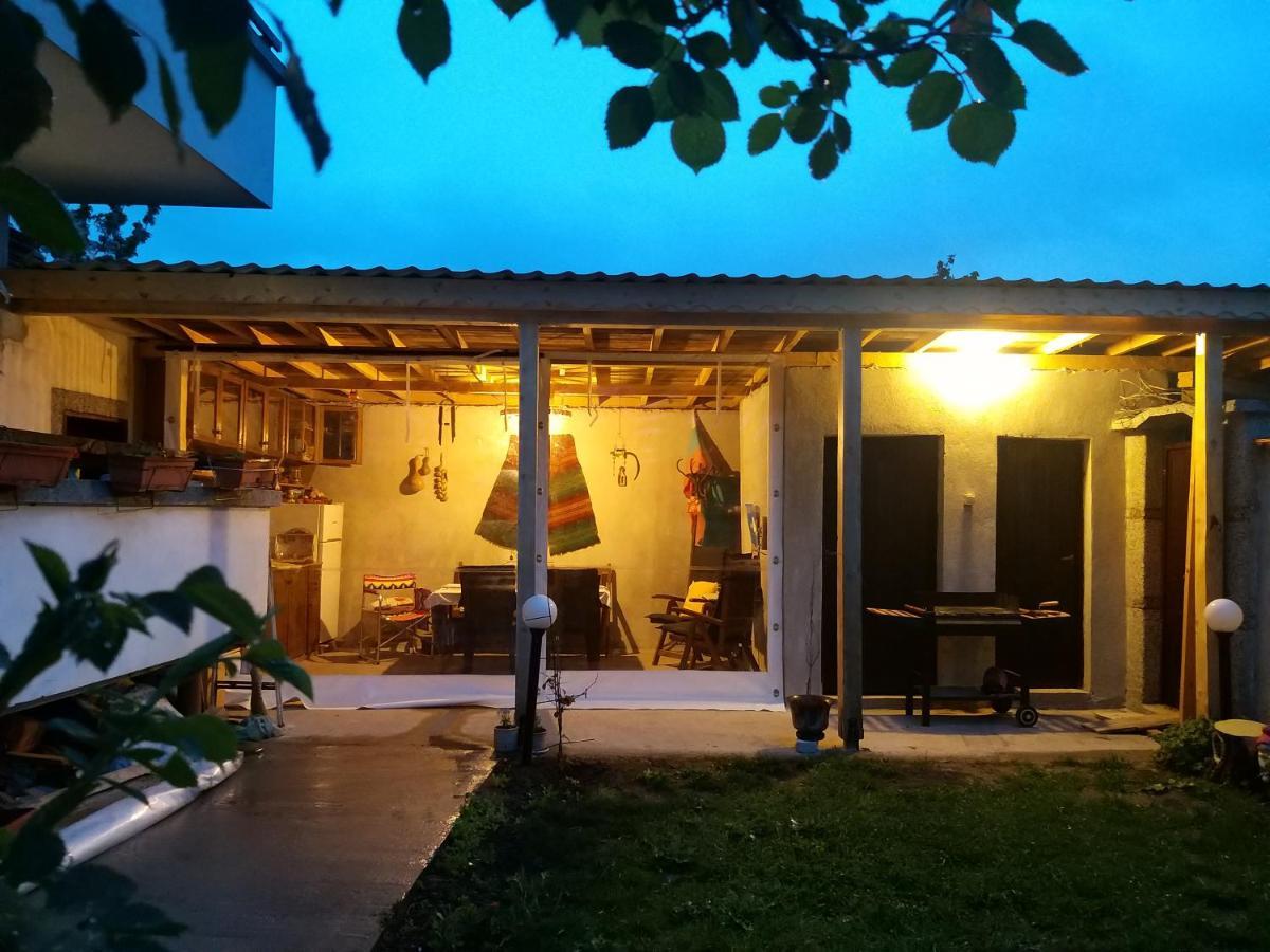 вила Топи Kaloyanovo  Экстерьер фото